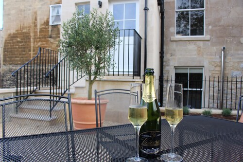 APPARTEMENT GARDEN - BAIN - un appartement de 2 chambres pouvant accueillir 4 personnes dans 2 chambres