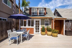 屋外ダイニングエリア