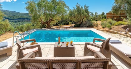 Lovely house with private pool