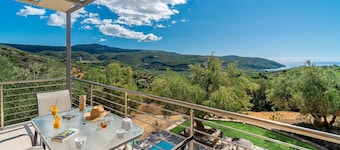 Lovely house with private pool