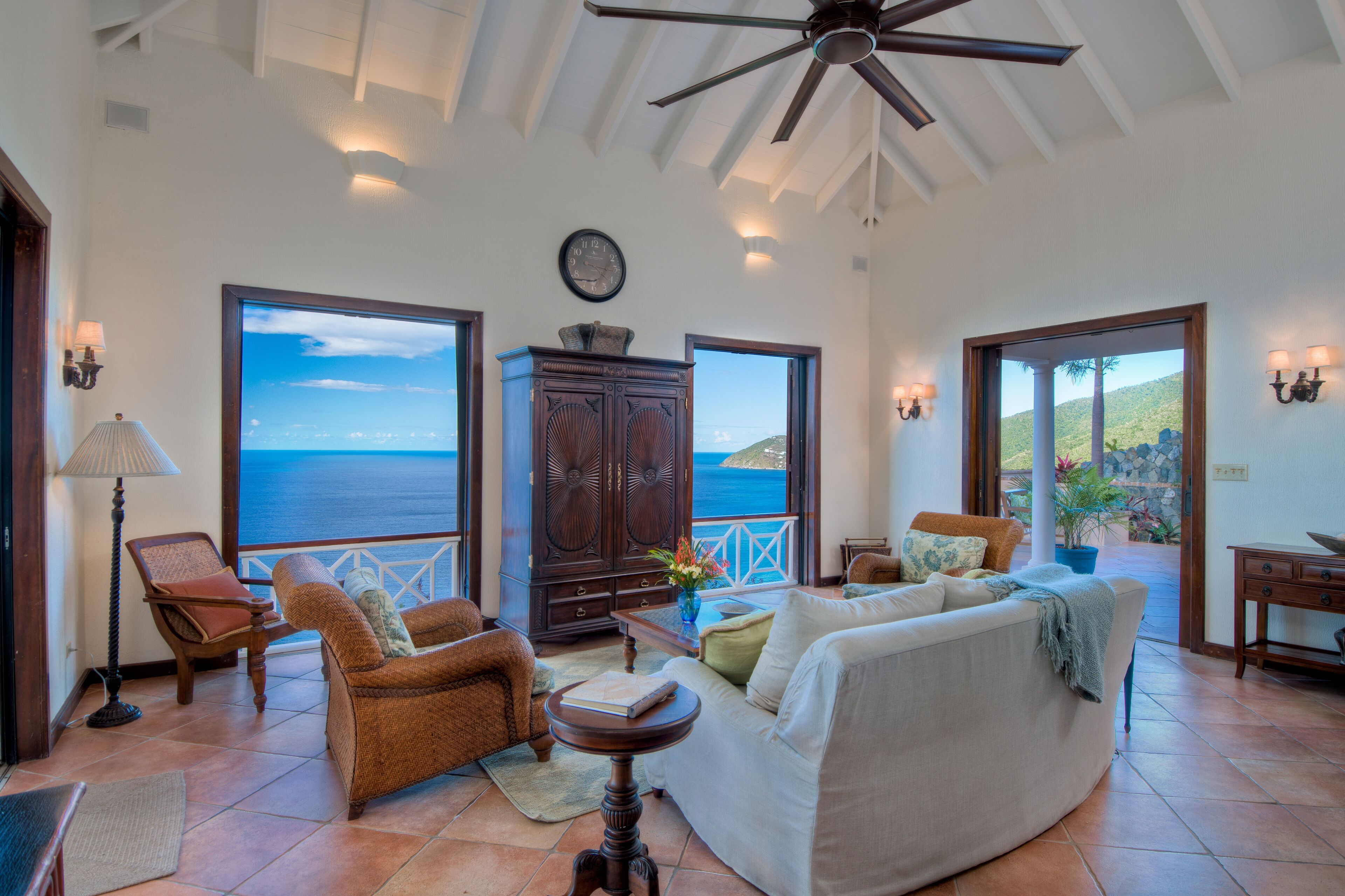 Papaya Villa - A Luxurious Villa For Relaxation & Fun - East End
