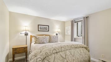 House | 2 bedrooms, desk, iron/ironing board, free WiFi