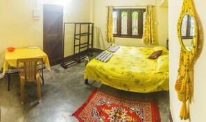 2 多间卧室、办公桌、WiFi