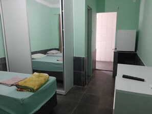 Twin Room | Free WiFi, bed sheets - Pousada Alojamento Fragoso (Itaguai)