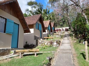 Classic Triple Room | Minibar, free WiFi, bed sheets