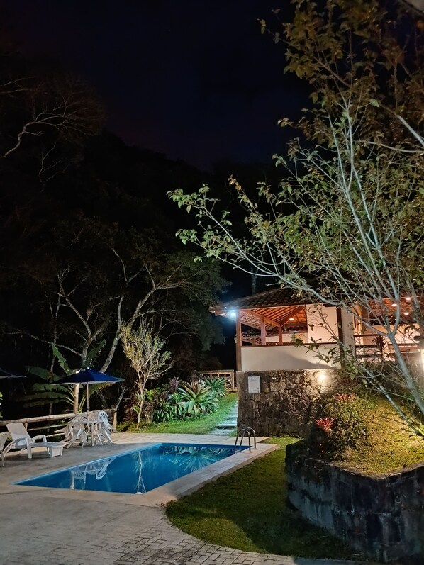 Outdoor pool, pool umbrellas, sun loungers