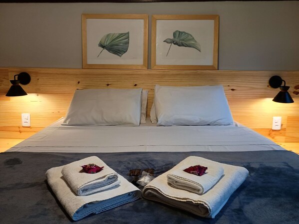 Minibar, wifi gratis y ropa de cama