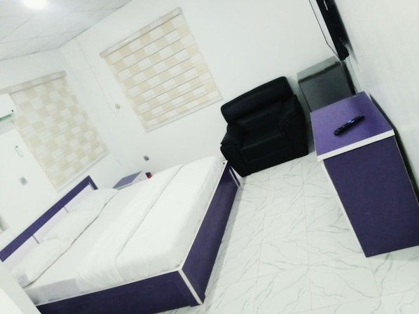 Premium bedding, individually decorated, individually furnished, desk