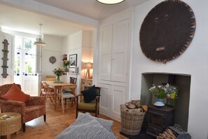 Smart TV, stereo - Coastguard's Cottage, Sleeps 6 + 1 dog - Pett Level, near Rye, East Sussex (Pett Level, Rye, East Sussex)