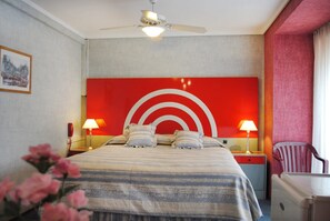 Ylelliset vuodevaatteet, untuvapeitot, memory foam -patjalliset sängyt