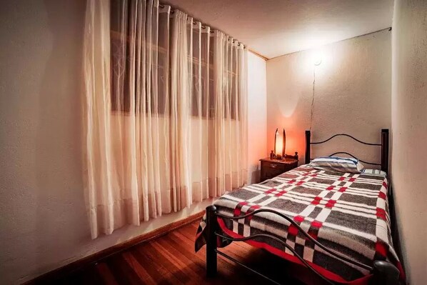 Wifi gratis y ropa de cama 