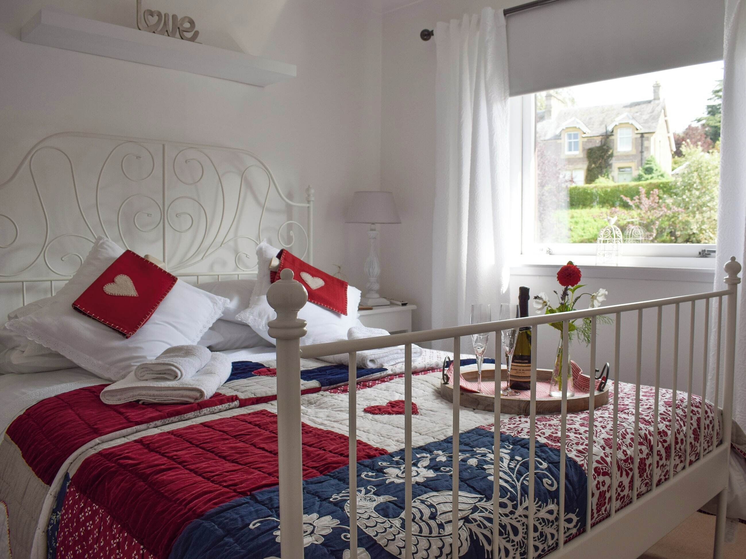 1 chambre, Wi-Fi gratuit, draps fournis