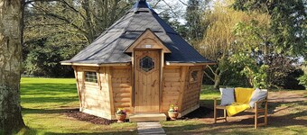 5 bedroom accommodation in Crossway Green, near Stourport-on-Severn