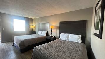 Meja kerja, setrika/meja setrika, Wi-Fi gratis, dan seprai linen