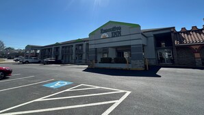 Exterior - Executive Inn Locust Grove by Capital O (Locust Grove)