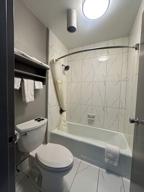 Free toiletries, hair dryer, towels - Executive Inn Locust Grove by Capital O (Locust Grove)