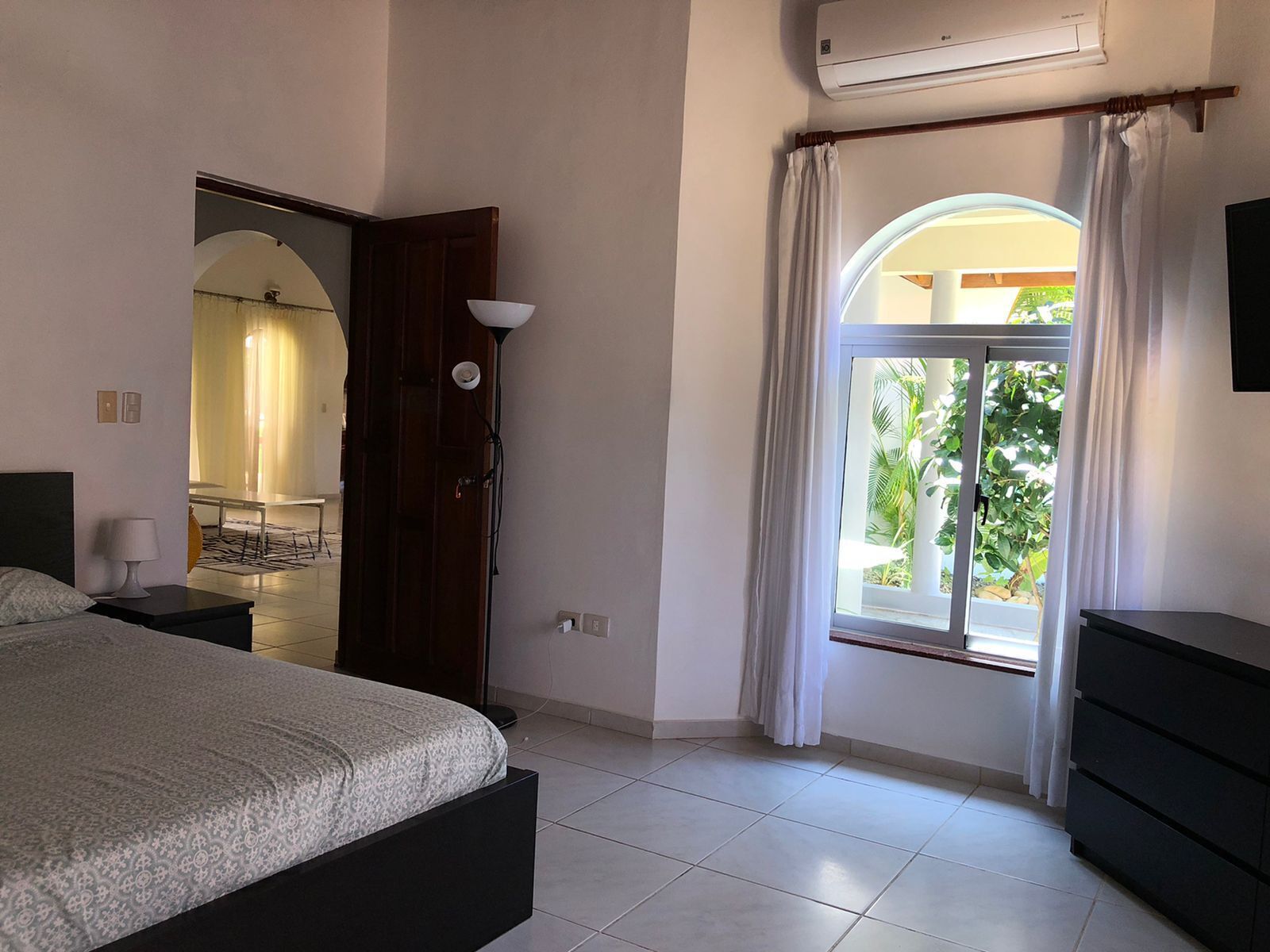 7 bedrooms, in-room safe, iron/ironing board, free WiFi