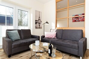 Una Smart TV, una chimenea