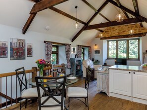 Dining - 2 bedroom accommodation in Uley, near Dursley (Uley, near Dursley)
