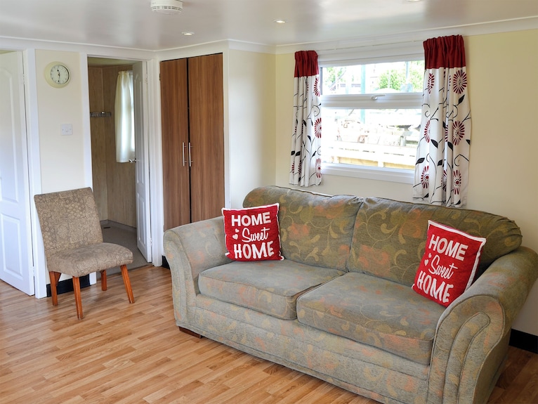 2 Bedroom Accommodation In Stalham - Horning