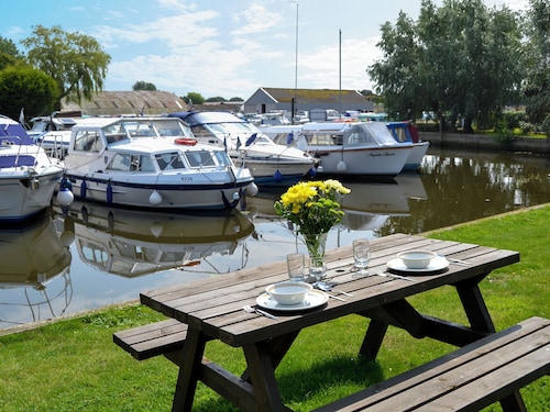 2 bedroom accommodation in Stalham