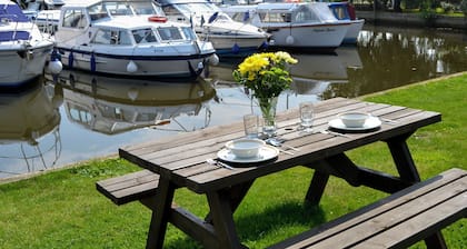 2 bedroom accommodation in Stalham