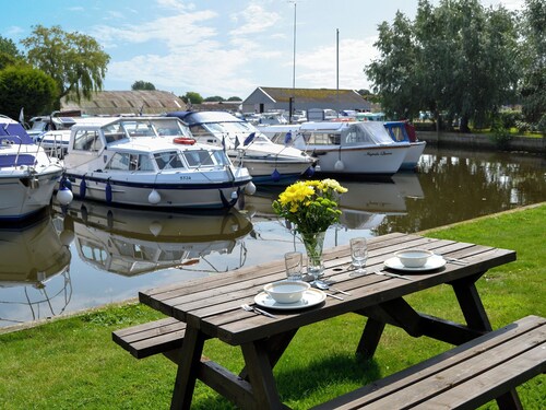2 bedroom accommodation in Stalham