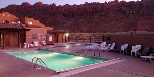 Outdoor pool, a heated pool - Slickrock Sands - Sleeps 8! Pet/bike friendly. (Moab)