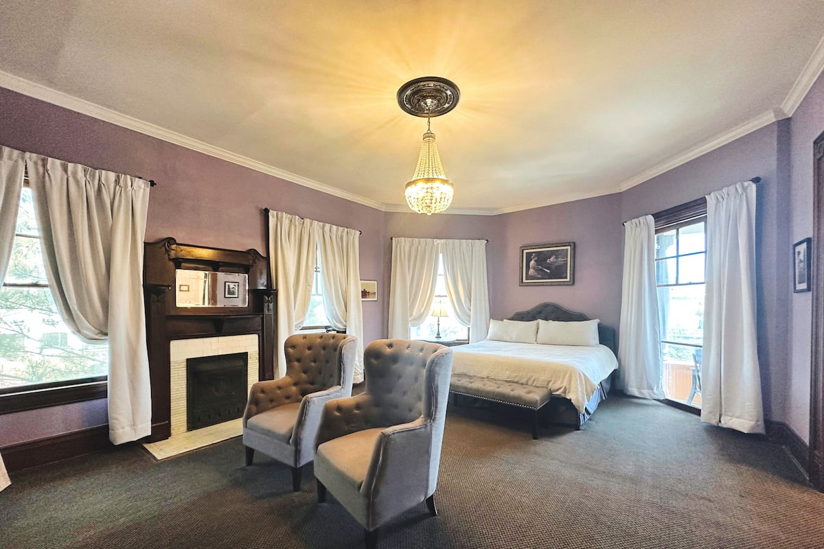 Premium Double Room, Non Smoking, Balcony | Egyptian cotton sheets, premium bedding, down comforters, pillowtop beds