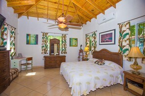 2 Schlafzimmer, Zimmersafe, kostenloses WLAN, Bettwäsche