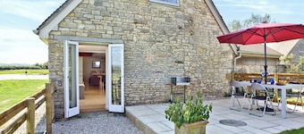 2 Schlafzimmer Unterkunft in Sturminster Newton