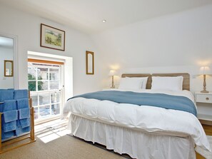 2 bedrooms, free WiFi, bed sheets - 2 bedroom accommodation in Sturminster Newton (Sturminster Newton)