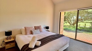 2 chambres, fer et planche à repasser, Wi-Fi, draps fournis