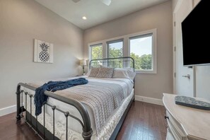 3 chambres, fer et planche à repasser, lit parapluie, Wi-Fi gratuit