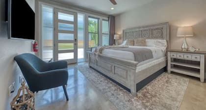 Upscale Townhome - King William/Southtown