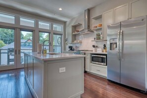 Imagen sin descripción, 2 de 32, botón