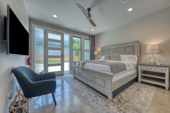 3 bedrooms, iron/ironing board, travel cot, free WiFi