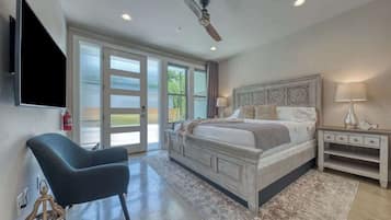 6 chambres, fer et planche à repasser, lit de bébé portatif