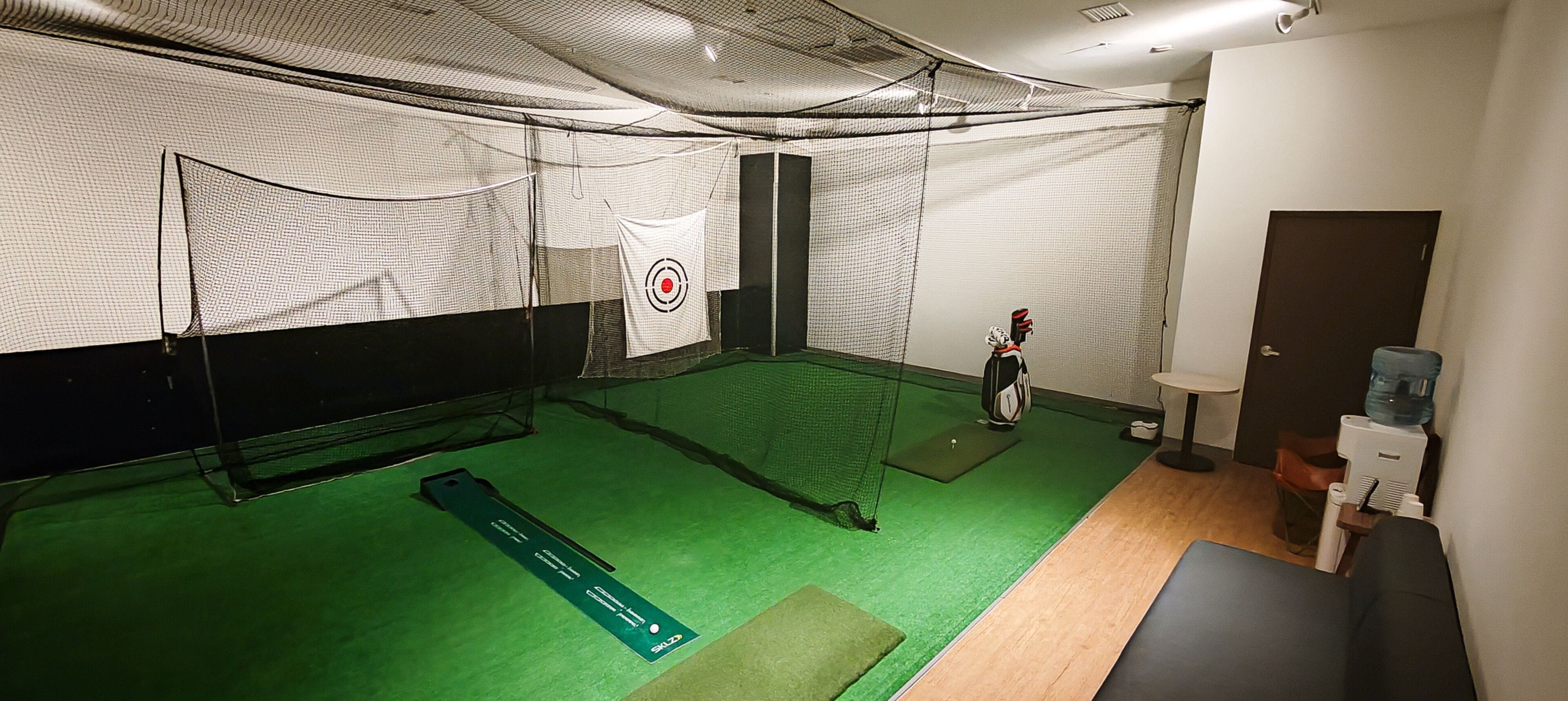 indoor golf driving range