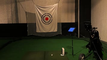 室內高爾夫球練習場