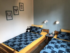 2 slaapkamers, reisbedje, gratis wifi, beddengoed