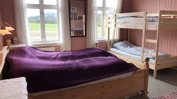 4 bedrooms, desk, soundproofing, iron/ironing board