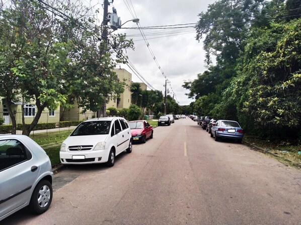 Property grounds - Quiet and comfortable apartment intended (Campo Comprido)