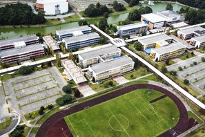 Exterior - Quiet and comfortable apartment intended (Campo Comprido)