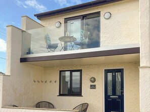 Exterior - 3 bedroom accommodation in Benllech (Benllech)