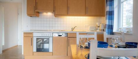 Fridge, oven, dishwasher, freezer