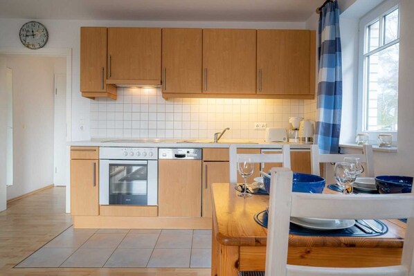 Køleskab, ovn, opvaskemaskine, fryser