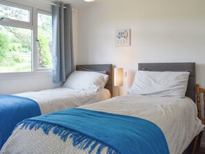 2 bedrooms, free WiFi - 2 bedroom accommodation in Mount Hawke, near Redruth (Mount Hawke, near Redruth)