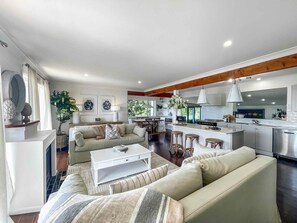 TV, fireplace, stereo