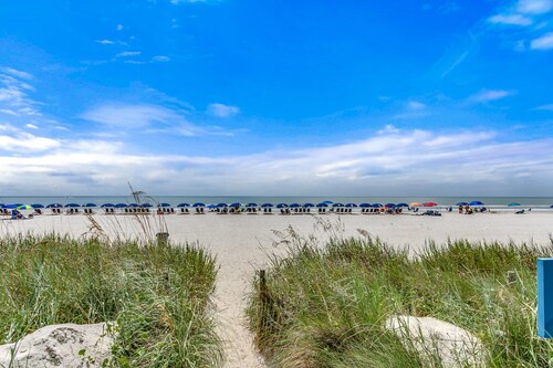 OCEAN FRONT BEACH VIEW 4BR PARADISE